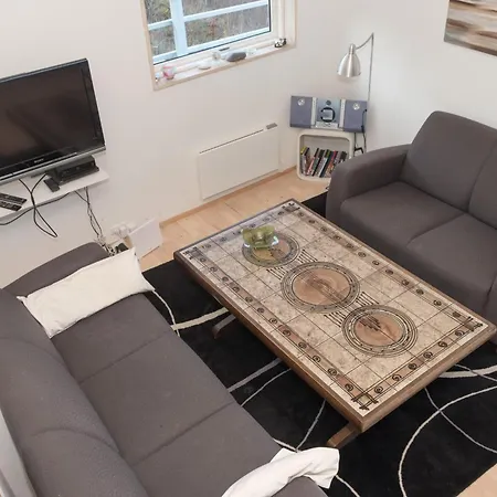 Amazing In With 3 Bedrooms And Internet